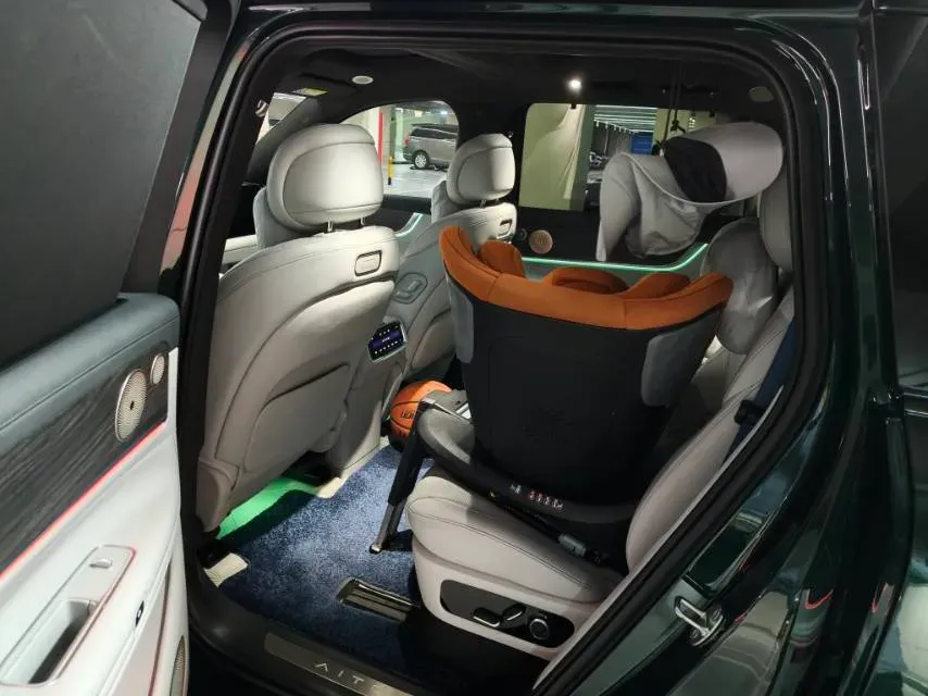 2024 AITO AITO M9 1.5T 152HP L4 REEV 42KWH,autocango,china used car exporter,china ev exporter,chinese used car exporter,chinese used ev exporter