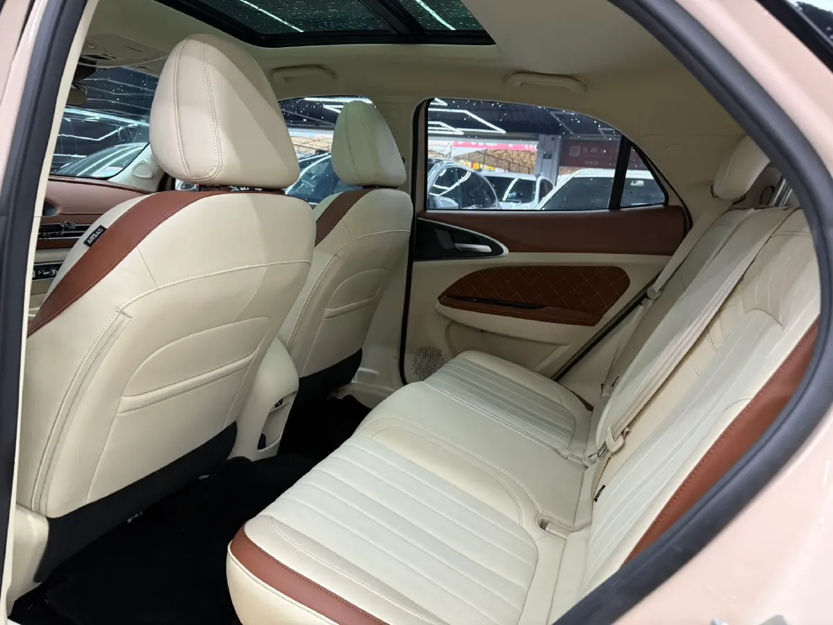 2023 ChangAn Oshan Z6 2.0T 233HP L4 8AT,autocango,china used car exporter,china ev exporter,chinese used car exporter,chinese used ev exporter