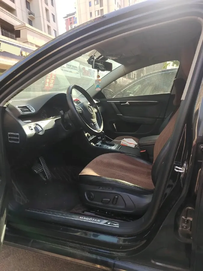 2015 Volkswagen Magotan 1.8T 160HP L4 7DCT,autocango,china used car exporter,china ev exporter,chinese used car exporter,chinese used ev exporter