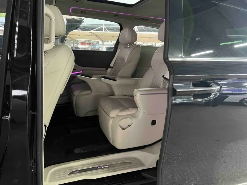 2025 Voyah Dream 1.5T 150HP L4 PHEV 41.7KWH,autocango,china used car exporter,china ev exporter,chinese used car exporter,chinese used ev exporter