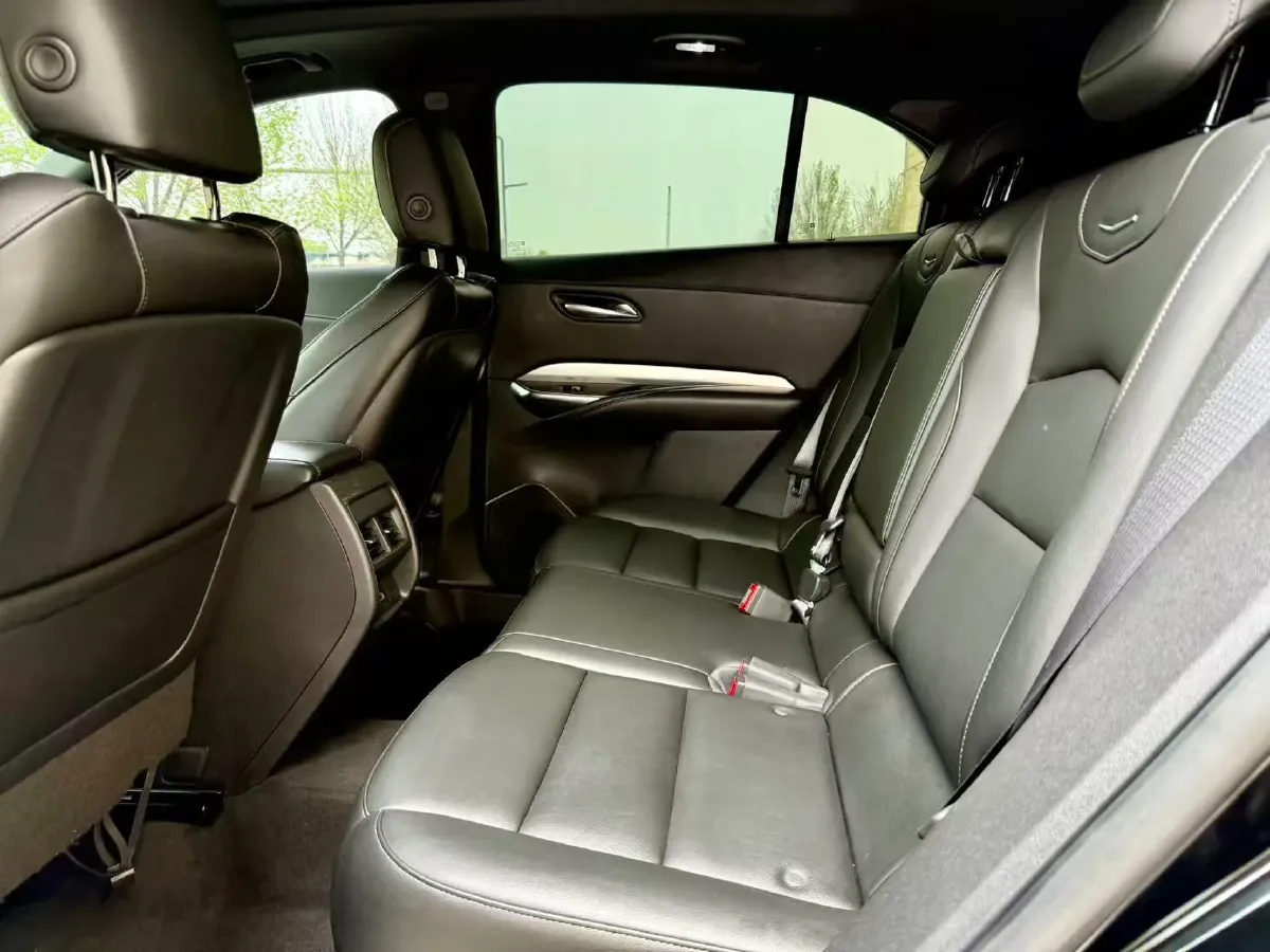 2021 Cadillac XT4 2.0T 237HP L4 9AT,autocango,china used car exporter,china ev exporter,chinese used car exporter,chinese used ev exporter