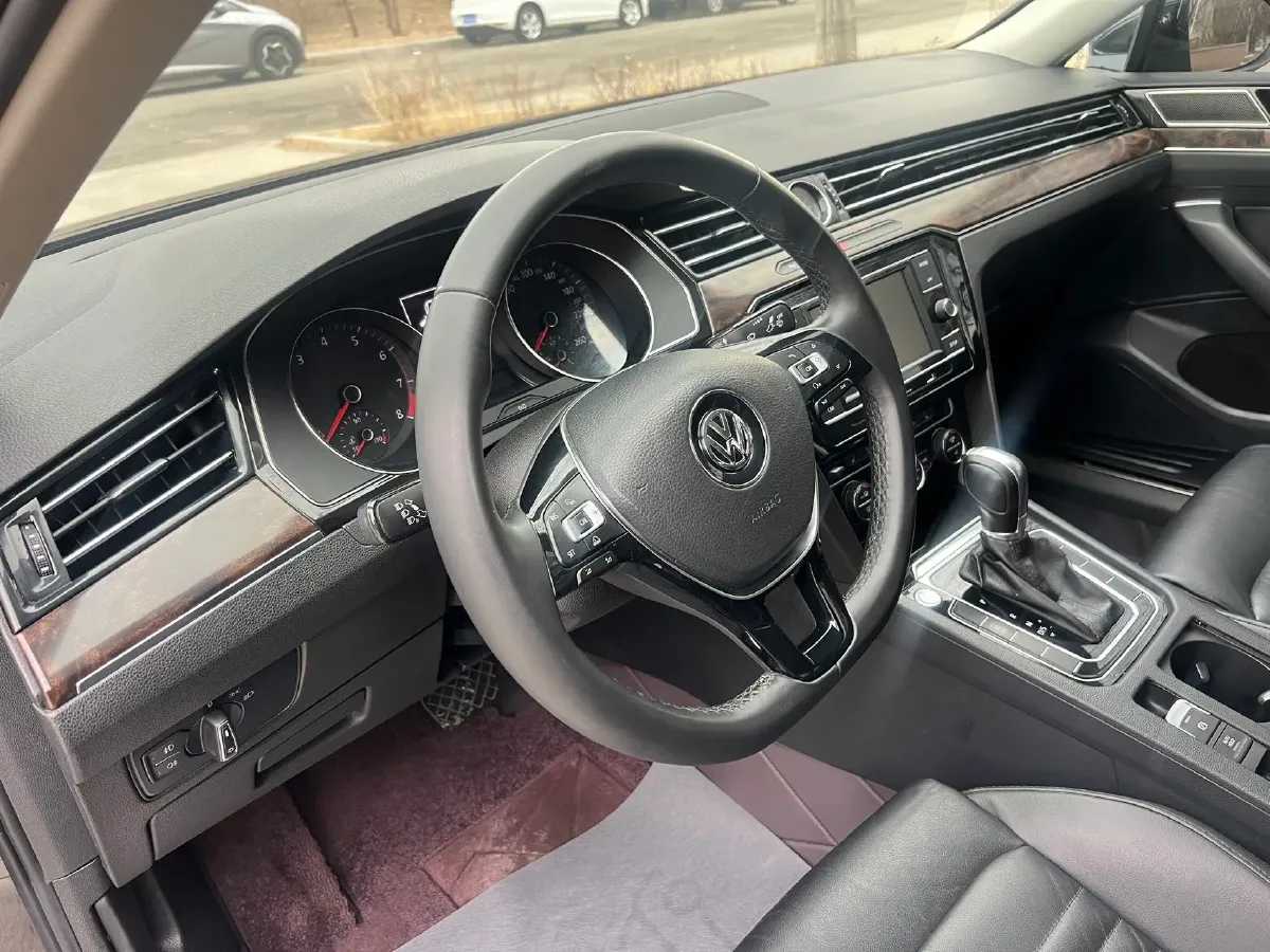 2018 Volkswagen Magotan 1.8T 180HP L4 7DCT,autocango,china used car exporter,china ev exporter,chinese used car exporter,chinese used ev exporter