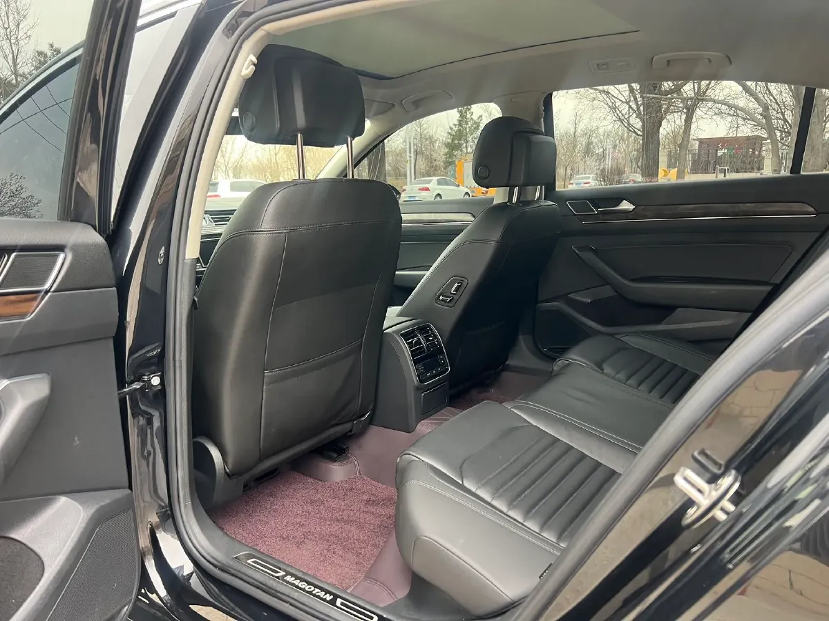 2018 Volkswagen Magotan 1.8T 180HP L4 7DCT,autocango,china used car exporter,china ev exporter,chinese used car exporter,chinese used ev exporter