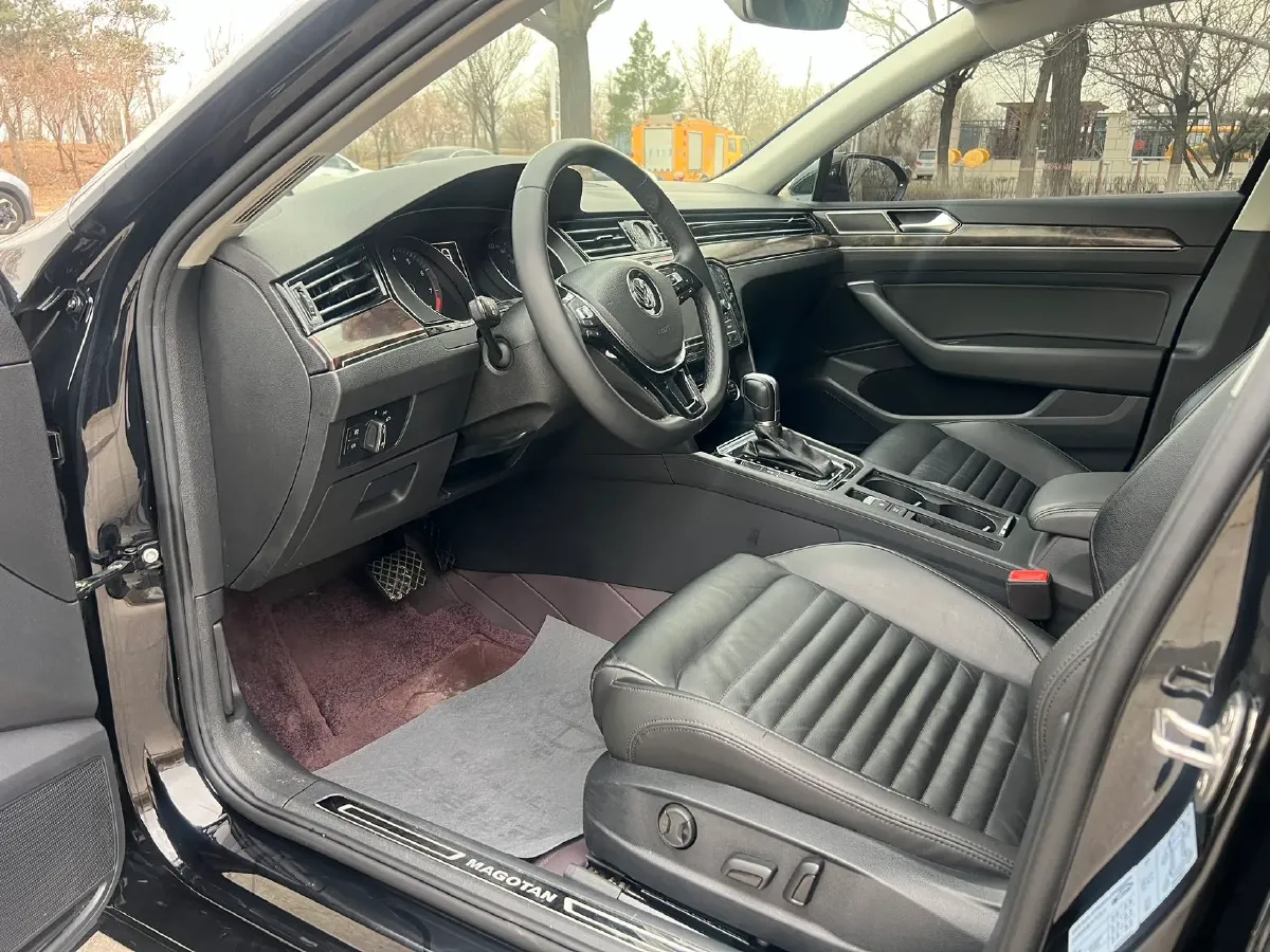 2018 Volkswagen Magotan 1.8T 180HP L4 7DCT,autocango,china used car exporter,china ev exporter,chinese used car exporter,chinese used ev exporter