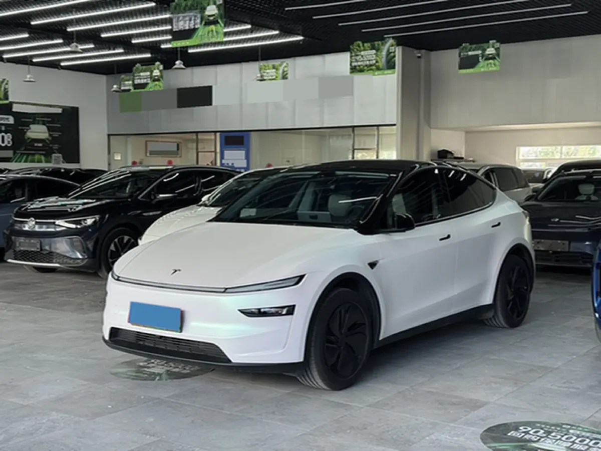 2025 Tesla Model Y BEV 62.5KWH,autocango,china used car exporter,china ev exporter,chinese used car exporter,chinese used ev exporter