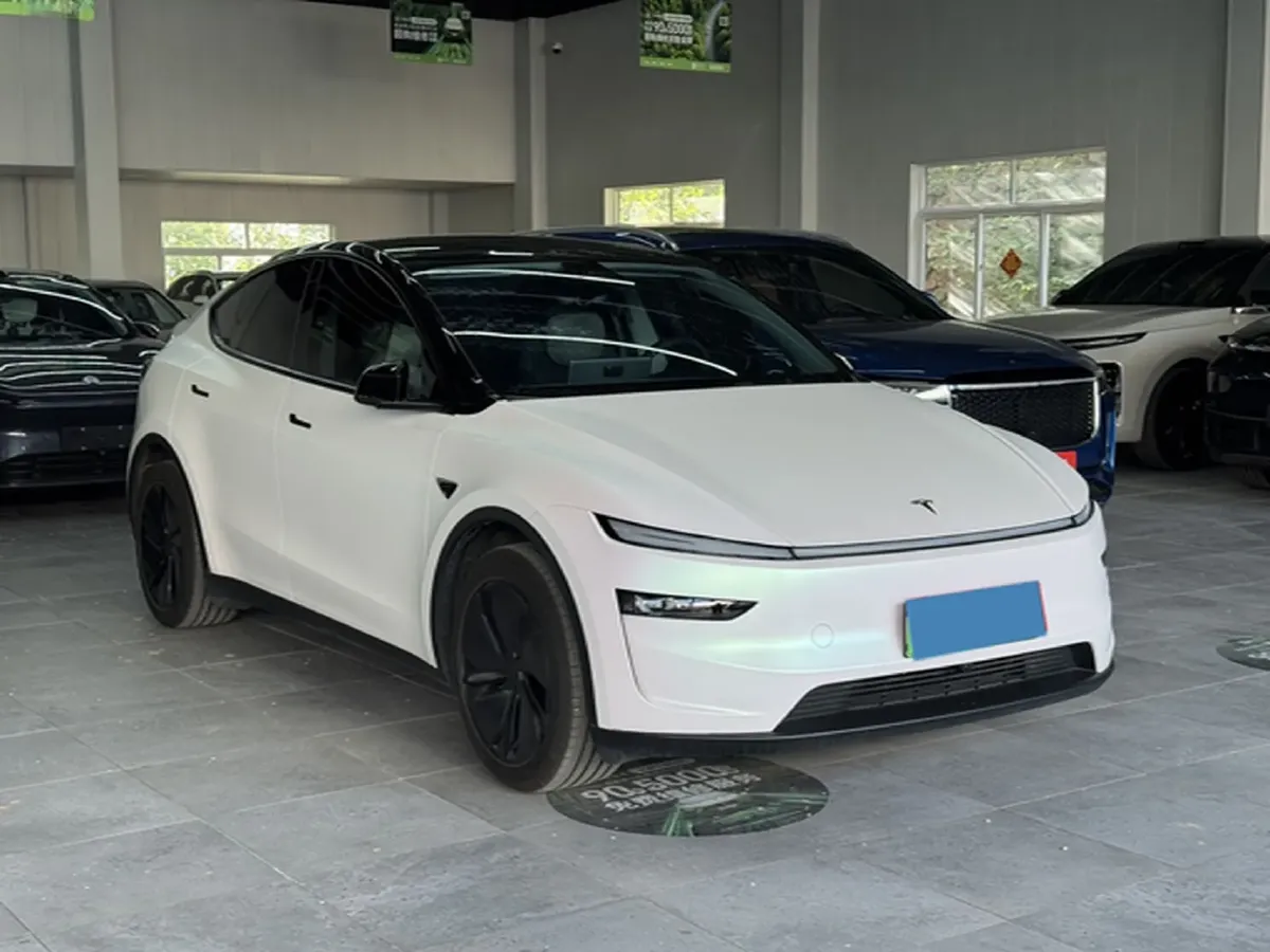 2025 Tesla Model Y BEV 62.5KWH,autocango,china used car exporter,china ev exporter,chinese used car exporter,chinese used ev exporter