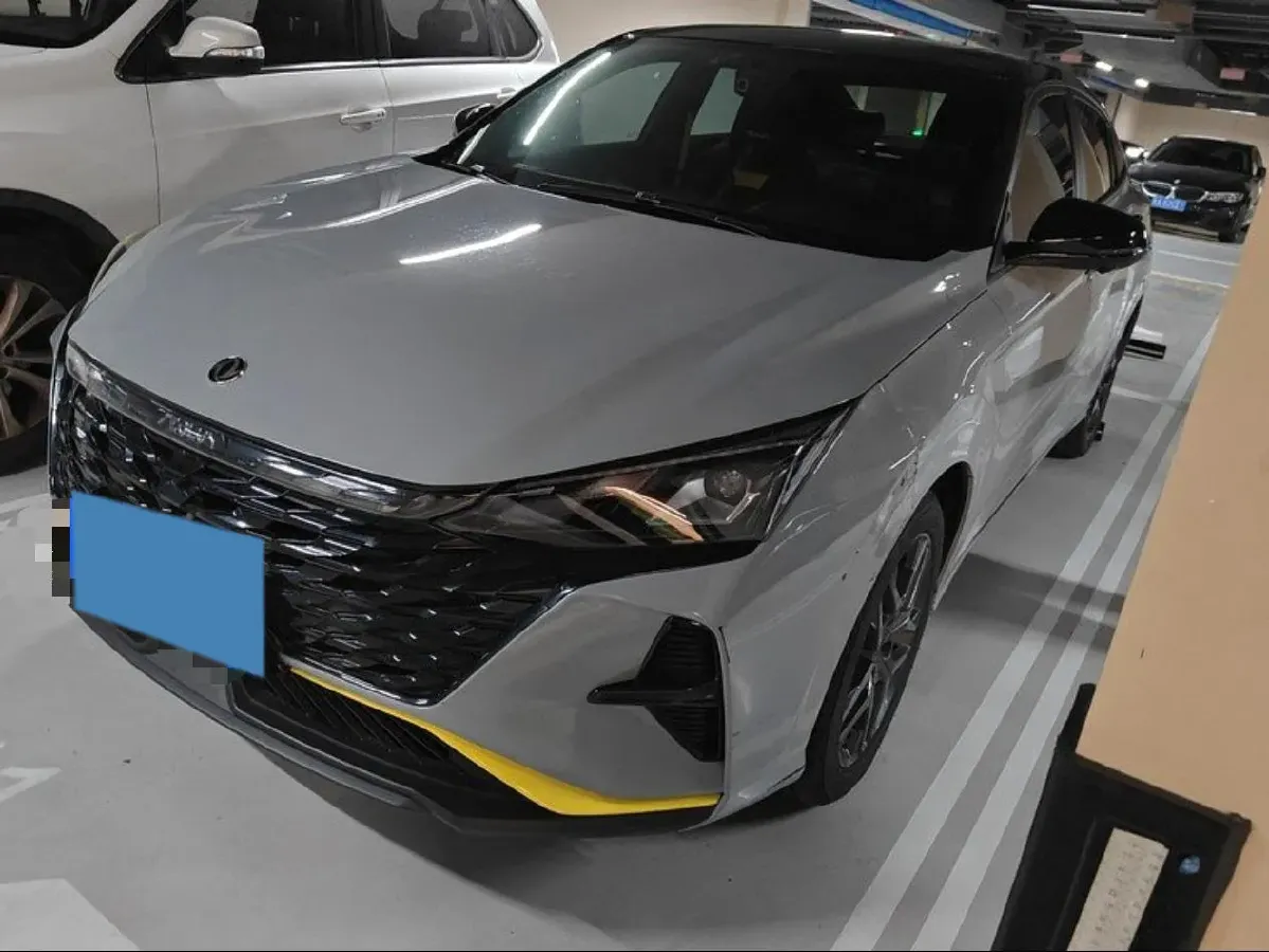 2023 DongFeng Aeolus YiXuan 1.5T 197HP L4 6DCT,autocango,china used car exporter,china ev exporter,chinese used car exporter,chinese used ev exporter