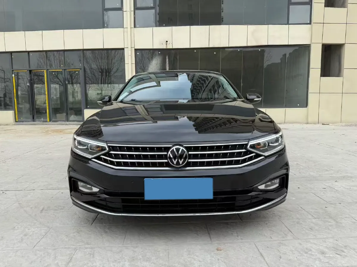 2023 Volkswagen Magotan 2.0T 186HP L4 7DCT,autocango,china used car exporter,china ev exporter,chinese used car exporter,chinese used ev exporter