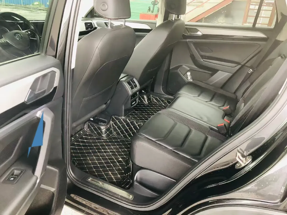 2019 Jeep Cherokee 2.0T 234HP L4 9AT,autocango,china used car exporter,china ev exporter,chinese used car exporter,chinese used ev exporter