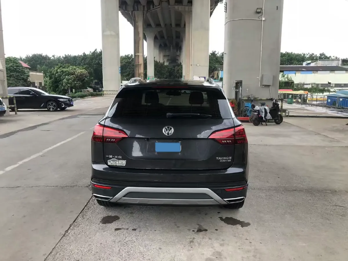 2019 Jeep Cherokee 2.0T 234HP L4 9AT,autocango,china used car exporter,china ev exporter,chinese used car exporter,chinese used ev exporter