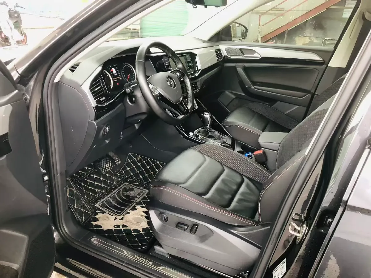 2019 Jeep Cherokee 2.0T 234HP L4 9AT,autocango,china used car exporter,china ev exporter,chinese used car exporter,chinese used ev exporter