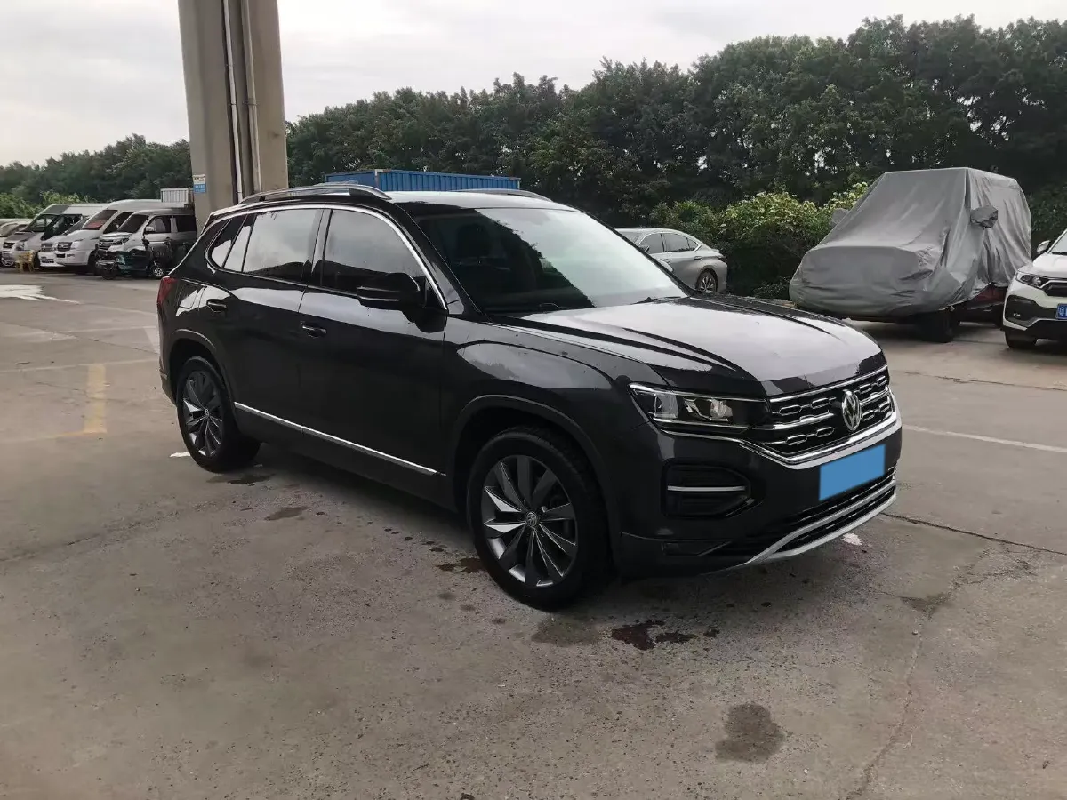 2019 Jeep Cherokee 2.0T 234HP L4 9AT,autocango,china used car exporter,china ev exporter,chinese used car exporter,chinese used ev exporter