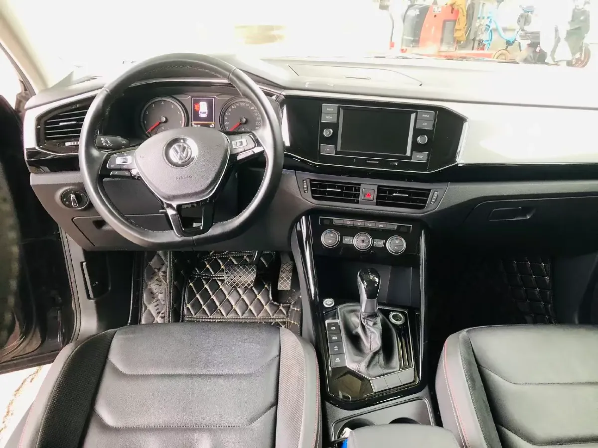 2019 Jeep Cherokee 2.0T 234HP L4 9AT,autocango,china used car exporter,china ev exporter,chinese used car exporter,chinese used ev exporter