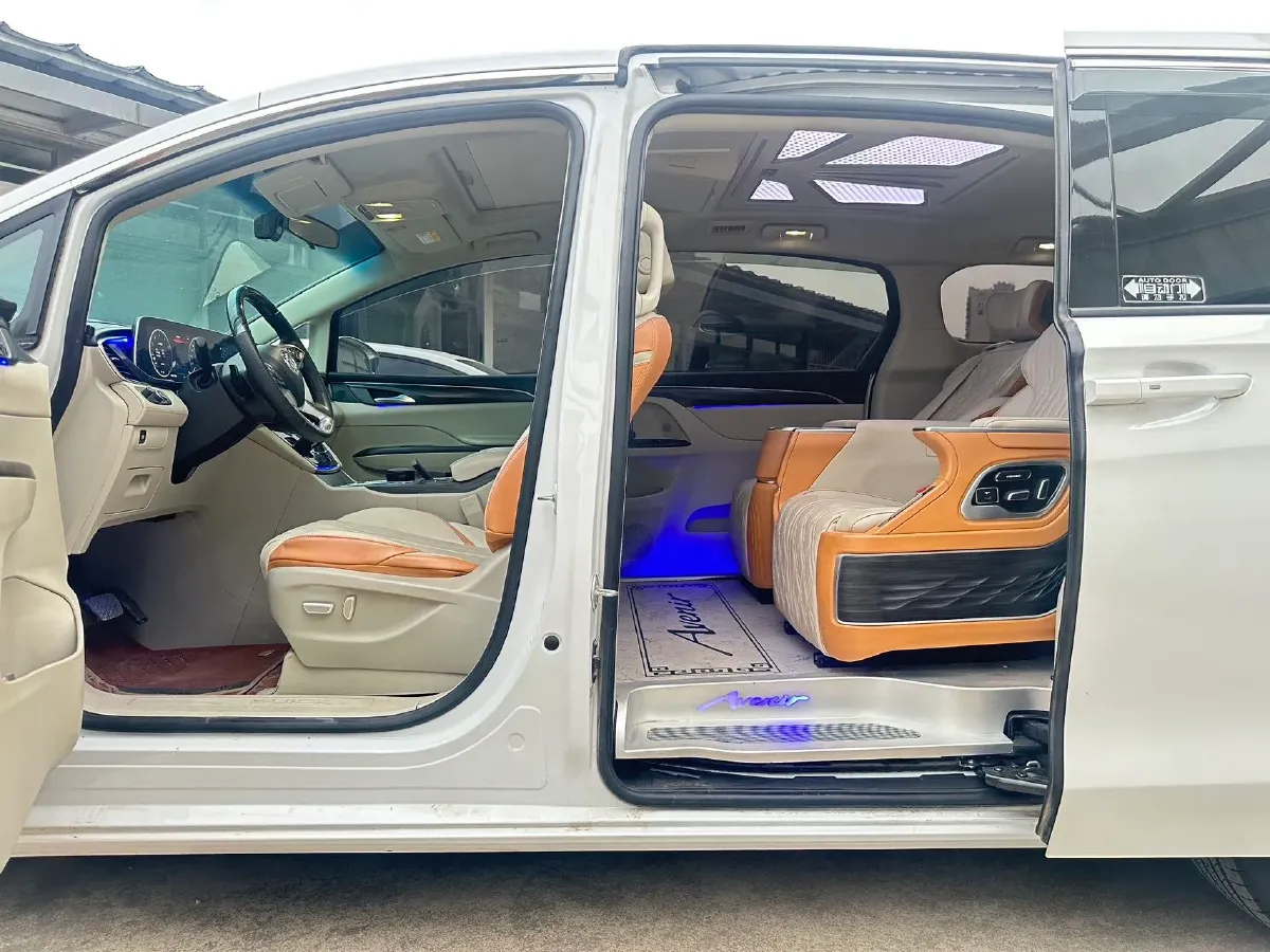 2022 Buick GL8 2.0T 237HP L4 9AT,autocango,china used car exporter,china ev exporter,chinese used car exporter,chinese used ev exporter