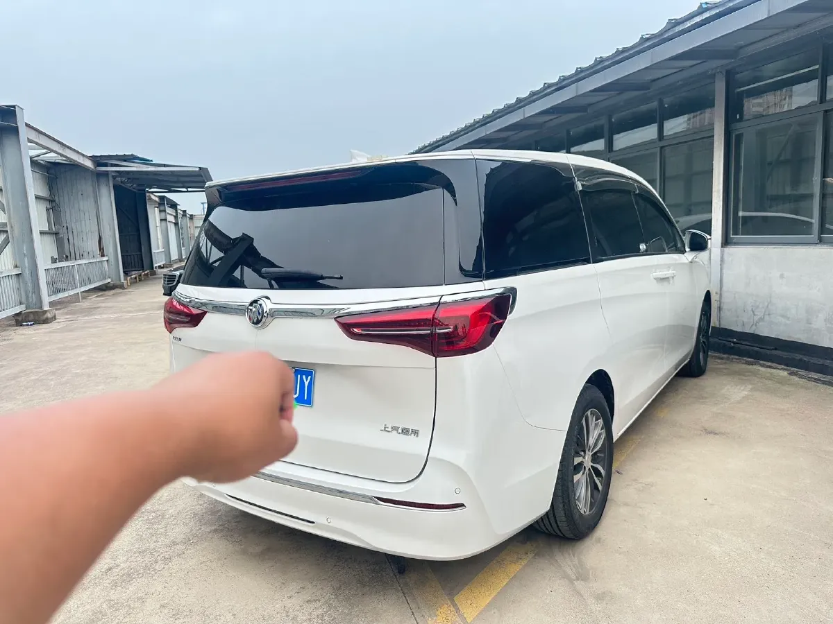 2022 Buick GL8 2.0T 237HP L4 9AT,autocango,china used car exporter,china ev exporter,chinese used car exporter,chinese used ev exporter