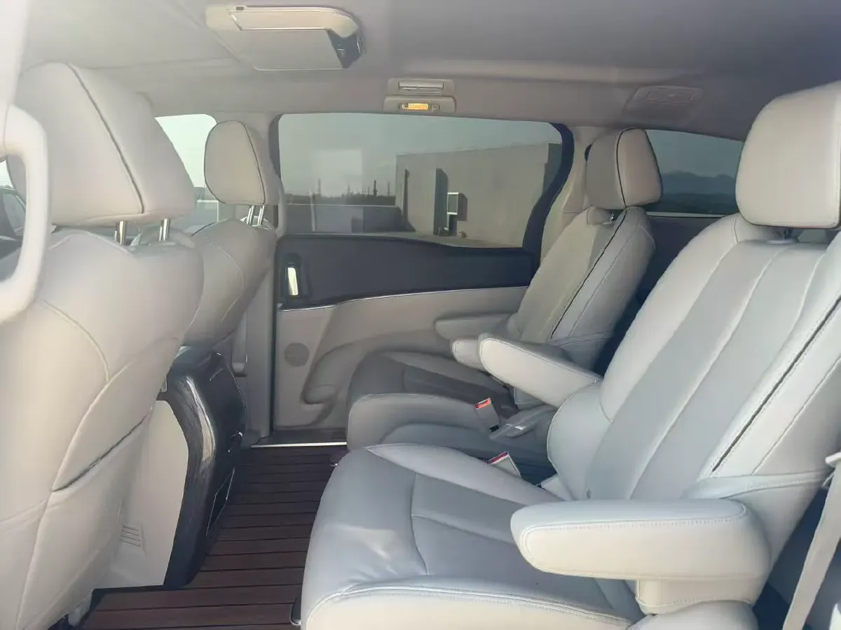 2020 Buick GL8 2.0T 237HP L4 9AT,autocango,china used car exporter,china ev exporter,chinese used car exporter,chinese used ev exporter