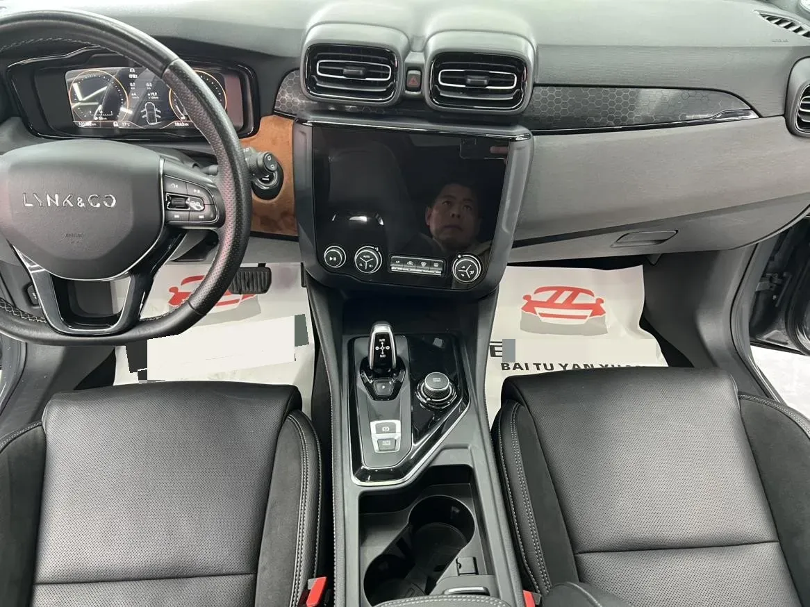 2021 LYNK&CO 01 2.0T 218HP L4 8AT,autocango,china used car exporter,china ev exporter,chinese used car exporter,chinese used ev exporter