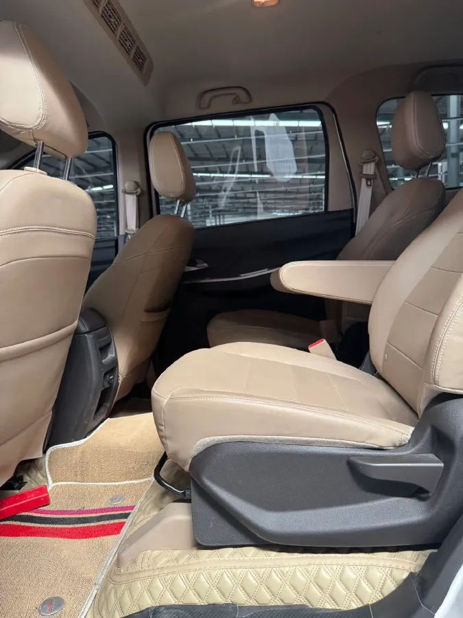 2021 Yema SiPaiKa 1.5L 109HP L4 5MT,autocango,china used car exporter,china ev exporter,chinese used car exporter,chinese used ev exporter