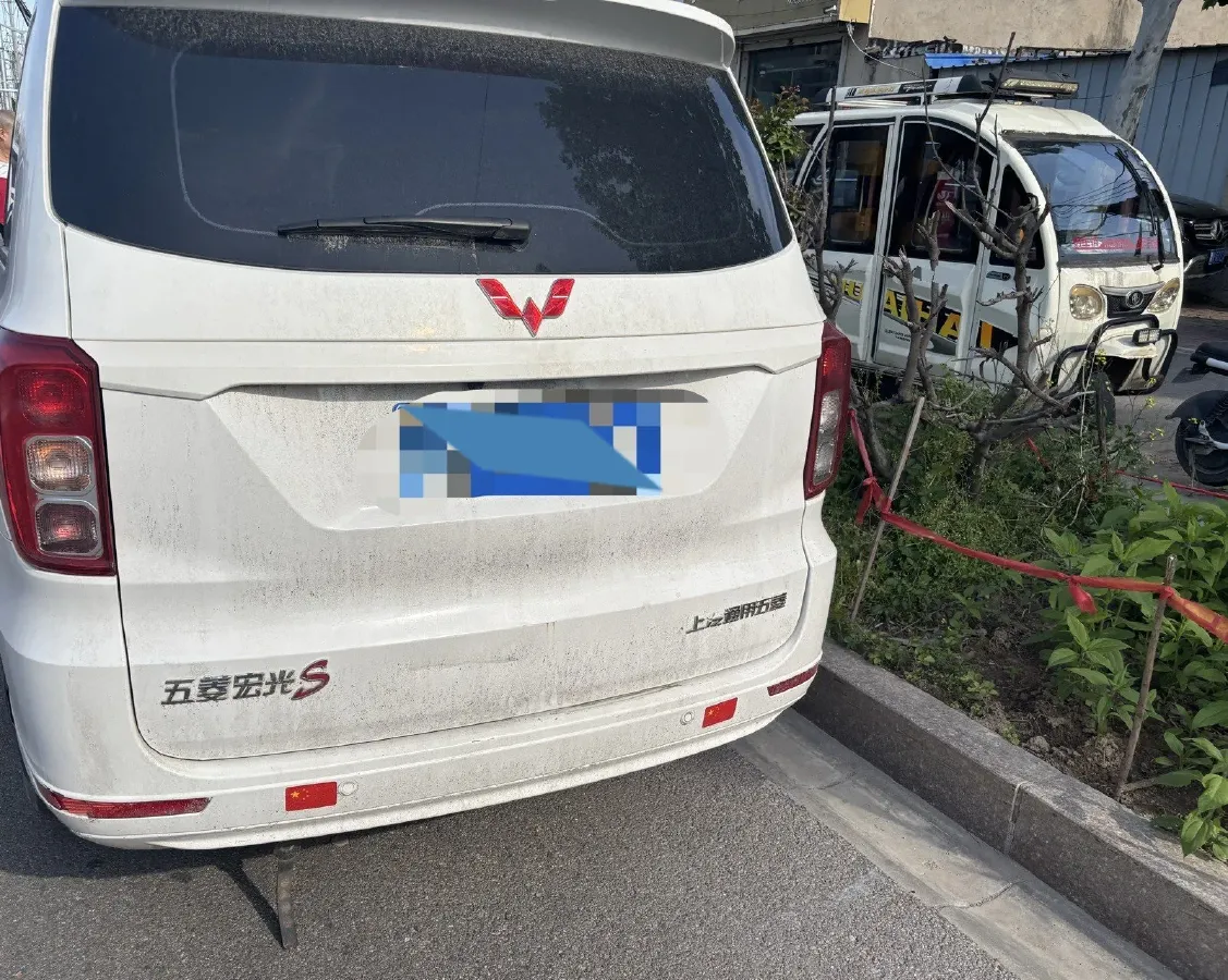 2019 WuLing HongGuang 1.5L 99HP L4 6MT,autocango,china used car exporter,china ev exporter,chinese used car exporter,chinese used ev exporter