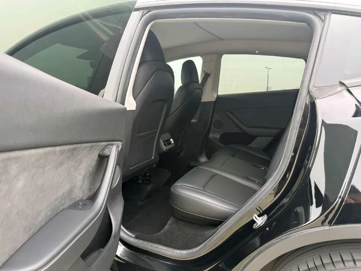 2022 Tesla Model Y BEV 60KWH,autocango,china used car exporter,china ev exporter,chinese used car exporter,chinese used ev exporter