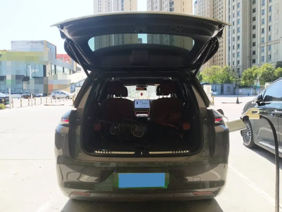 2024 Volvo S60 2.0T 197HP L4 7DCT,autocango,china used car exporter,china ev exporter,chinese used car exporter,chinese used ev exporter