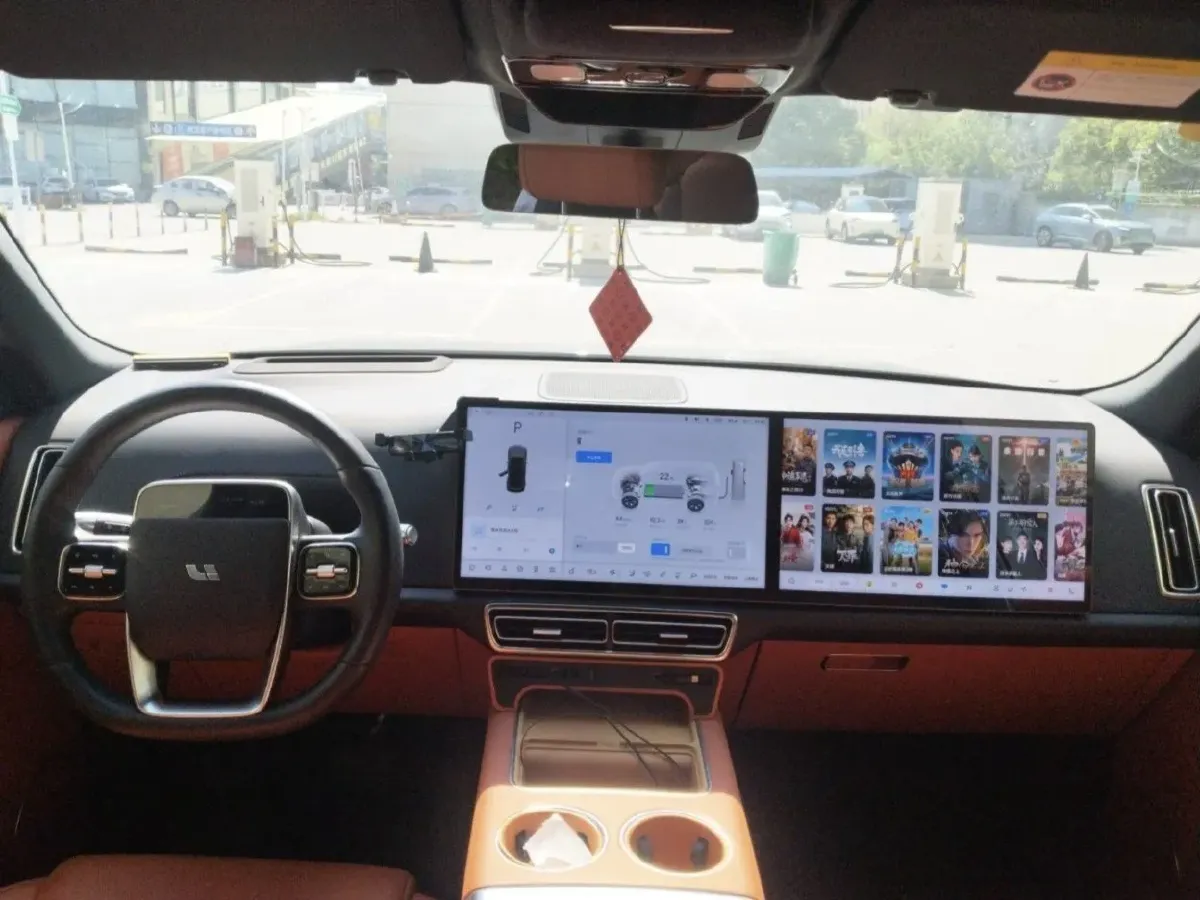 2024 Volvo S60 2.0T 197HP L4 7DCT,autocango,china used car exporter,china ev exporter,chinese used car exporter,chinese used ev exporter