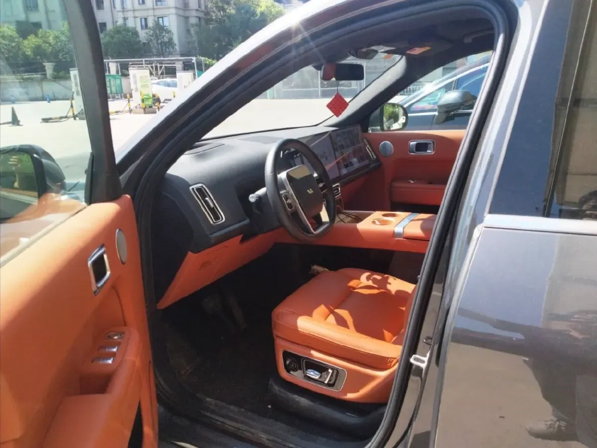 2024 Volvo S60 2.0T 197HP L4 7DCT,autocango,china used car exporter,china ev exporter,chinese used car exporter,chinese used ev exporter