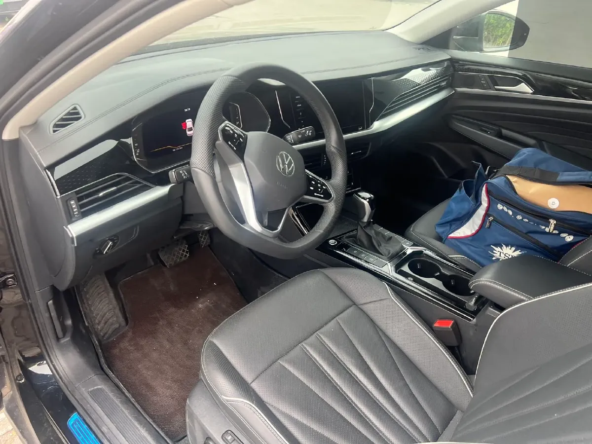 2024 Volkswagen Passat 2.0T 186HP L4 7DCT,autocango,china used car exporter,china ev exporter,chinese used car exporter,chinese used ev exporter