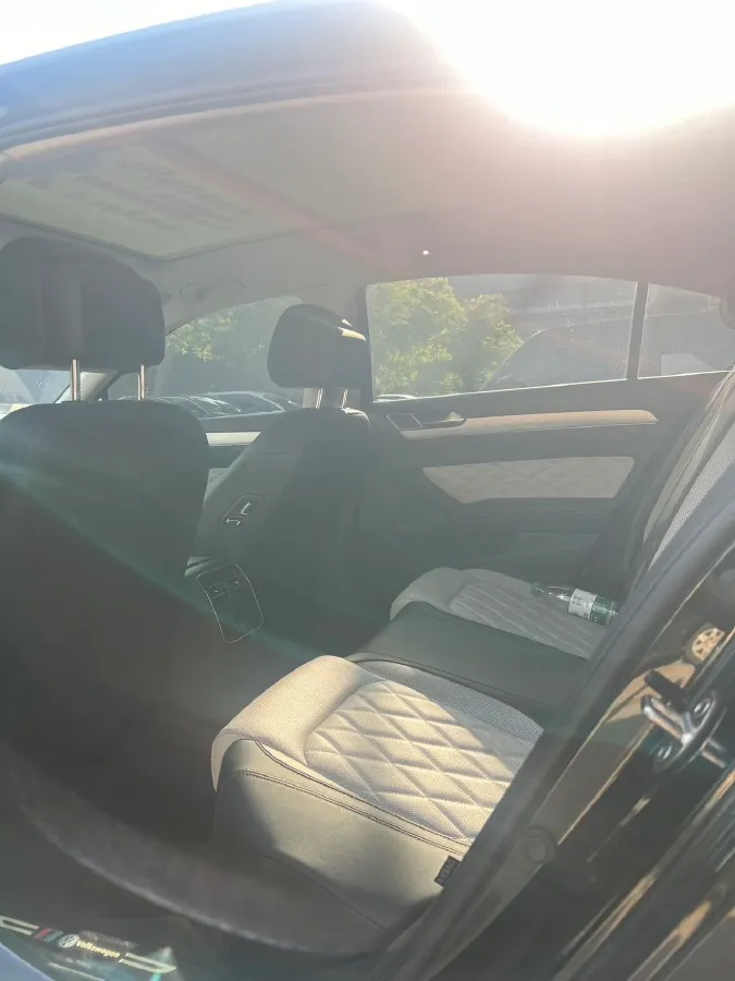 2023 Volkswagen Magotan 2.0T 186HP L4 7DCT,autocango,china used car exporter,china ev exporter,chinese used car exporter,chinese used ev exporter