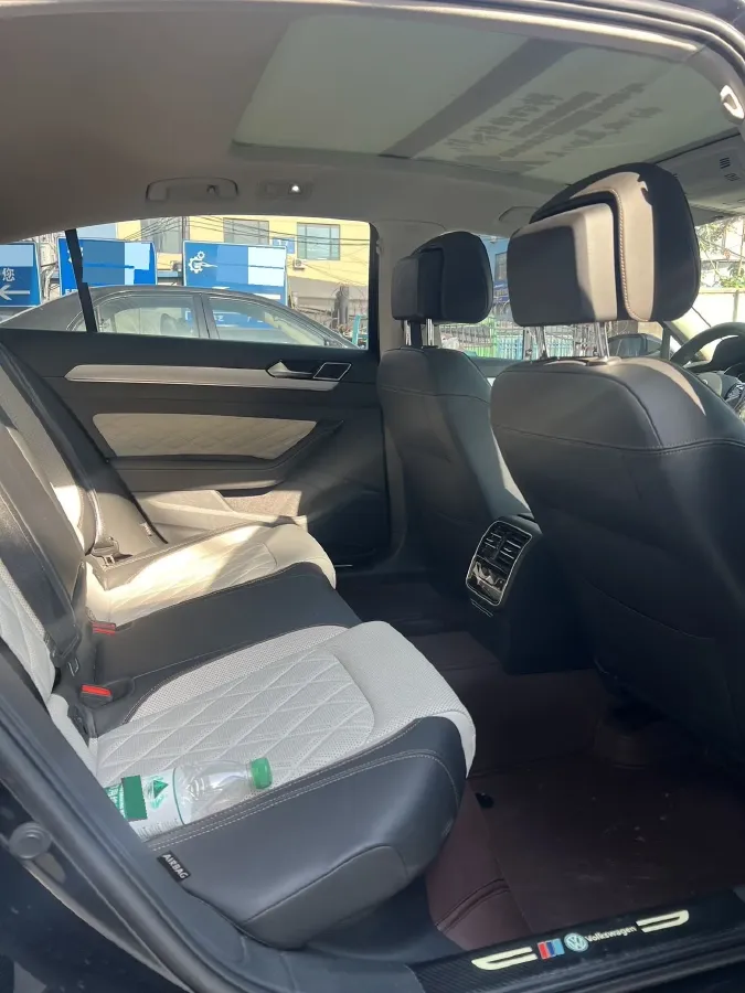 2023 Volkswagen Magotan 2.0T 186HP L4 7DCT,autocango,china used car exporter,china ev exporter,chinese used car exporter,chinese used ev exporter