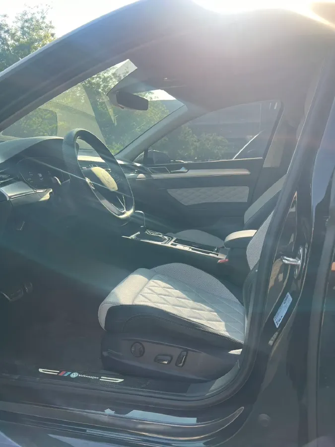 2023 Volkswagen Magotan 2.0T 186HP L4 7DCT,autocango,china used car exporter,china ev exporter,chinese used car exporter,chinese used ev exporter