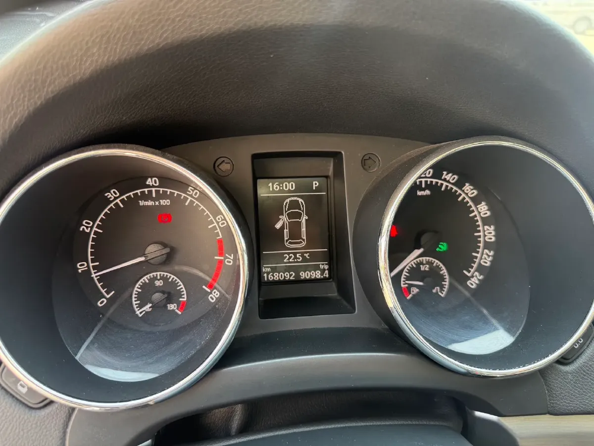 2017 Skoda Yeti 1.8T 160HP L4 6DCT,autocango,china used car exporter,china ev exporter,chinese used car exporter,chinese used ev exporter