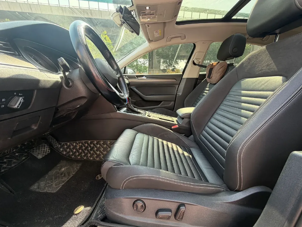 2020 Volkswagen Magotan 2.0T 186HP L4 7DCT,autocango,china used car exporter,china ev exporter,chinese used car exporter,chinese used ev exporter