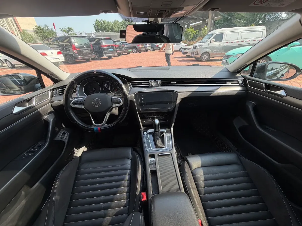 2020 Volkswagen Magotan 2.0T 186HP L4 7DCT,autocango,china used car exporter,china ev exporter,chinese used car exporter,chinese used ev exporter