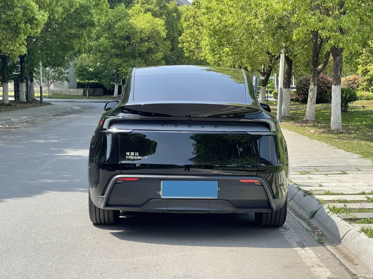 2025 Tesla Model Y BEV 62.5KWH,autocango,china used car exporter,china ev exporter,chinese used car exporter,chinese used ev exporter
