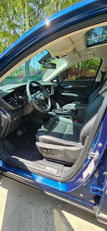 2023 Buick EnvisionPlus 2.0T 237HP L4 9AT,autocango,china used car exporter,china ev exporter,chinese used car exporter,chinese used ev exporter