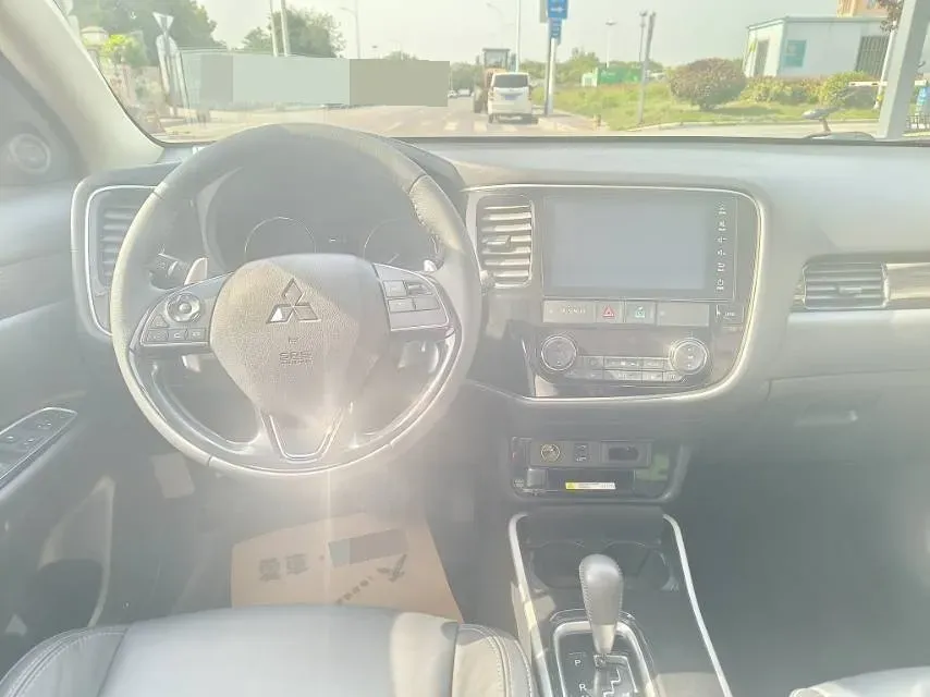 2019 Mitsubishi Outlander 2.4L 192HP L4 CVT,autocango,china used car exporter,china ev exporter,chinese used car exporter,chinese used ev exporter