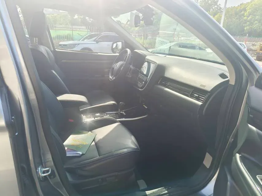 2019 Mitsubishi Outlander 2.4L 192HP L4 CVT,autocango,china used car exporter,china ev exporter,chinese used car exporter,chinese used ev exporter