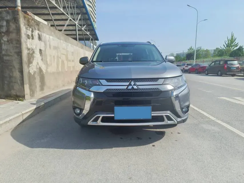 2019 Mitsubishi Outlander 2.4L 192HP L4 CVT,autocango,china used car exporter,china ev exporter,chinese used car exporter,chinese used ev exporter