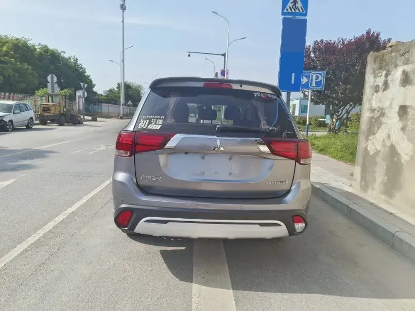 2019 Mitsubishi Outlander 2.4L 192HP L4 CVT,autocango,china used car exporter,china ev exporter,chinese used car exporter,chinese used ev exporter