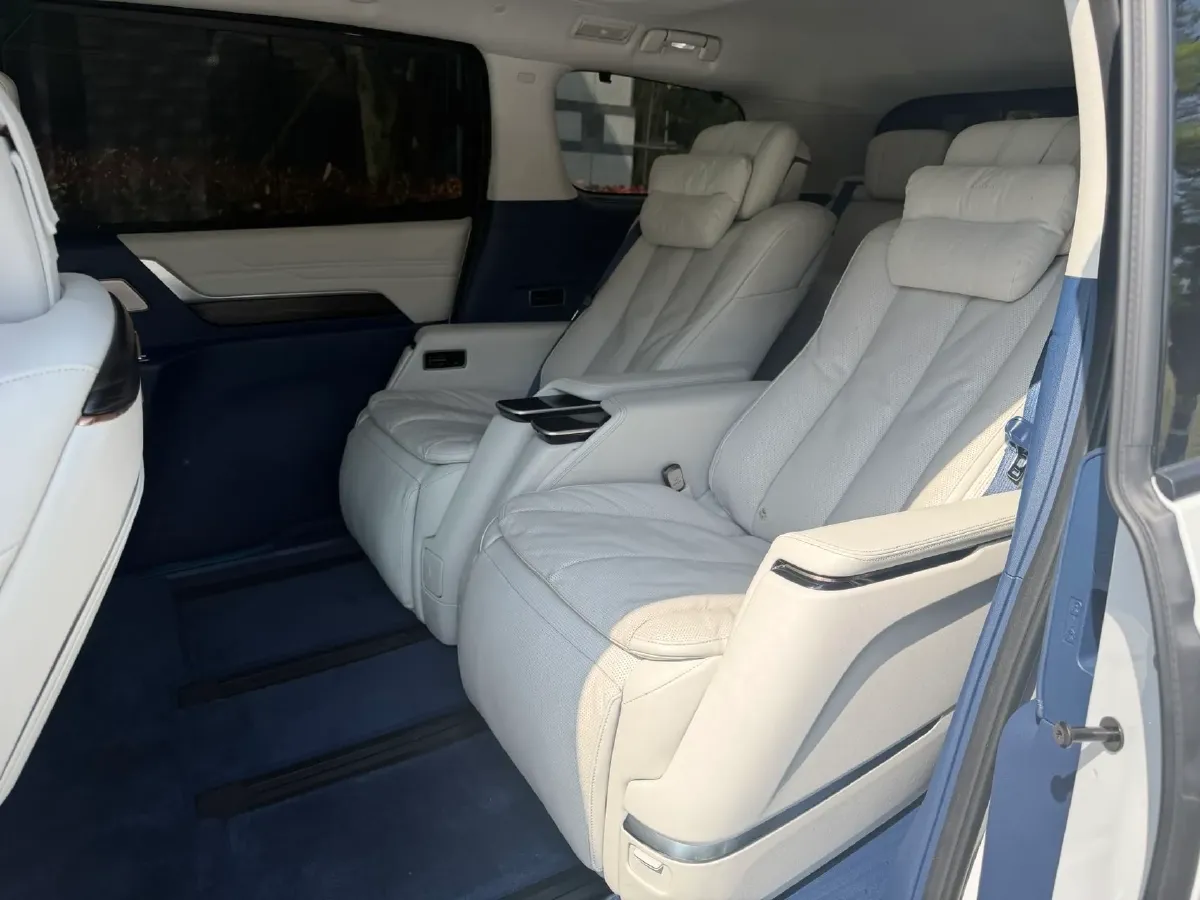 2025 Buick Century 2.0T 237HP L4 9AT,autocango,china used car exporter,china ev exporter,chinese used car exporter,chinese used ev exporter