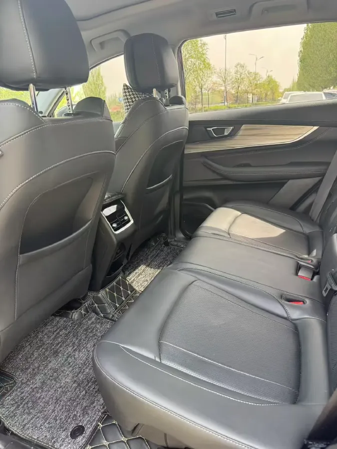 2022 Chery Tiggo 8 Plus 1.6T 197HP L4 7DCT,autocango,china used car exporter,china ev exporter,chinese used car exporter,chinese used ev exporter