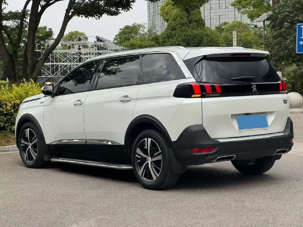 2019 Peugeot 5008 1.8T 204HP L4 6AT,autocango,china used car exporter,china ev exporter,chinese used car exporter,chinese used ev exporter