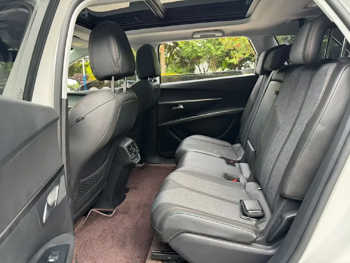 2019 Peugeot 5008 1.8T 204HP L4 6AT,autocango,china used car exporter,china ev exporter,chinese used car exporter,chinese used ev exporter