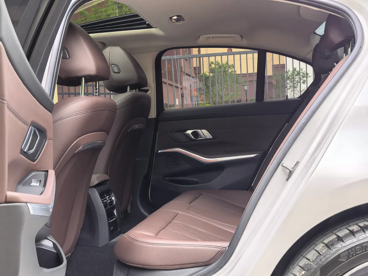 2024 BMW 3 Series 2.0T 156HP L4 8AT,autocango,china used car exporter,china ev exporter,chinese used car exporter,chinese used ev exporter