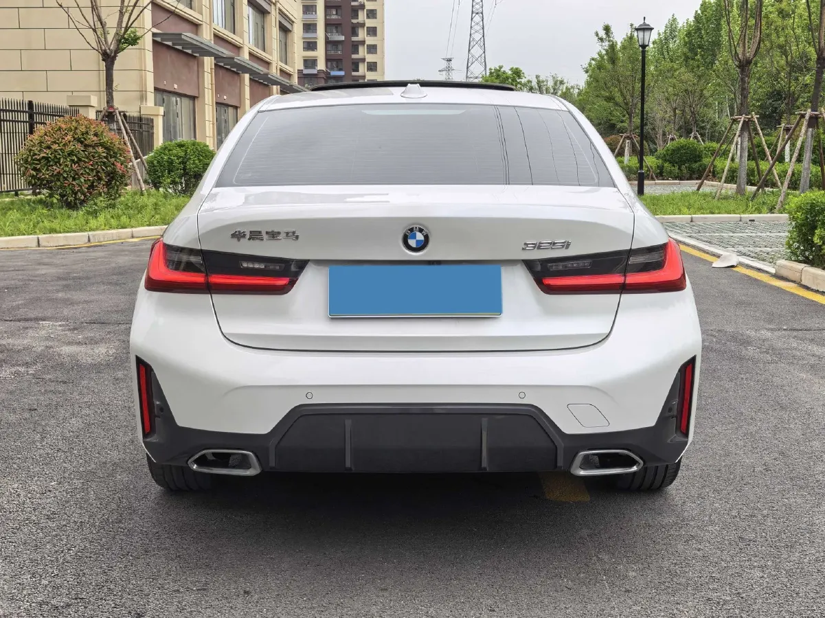 2024 BMW 3 Series 2.0T 156HP L4 8AT,autocango,china used car exporter,china ev exporter,chinese used car exporter,chinese used ev exporter