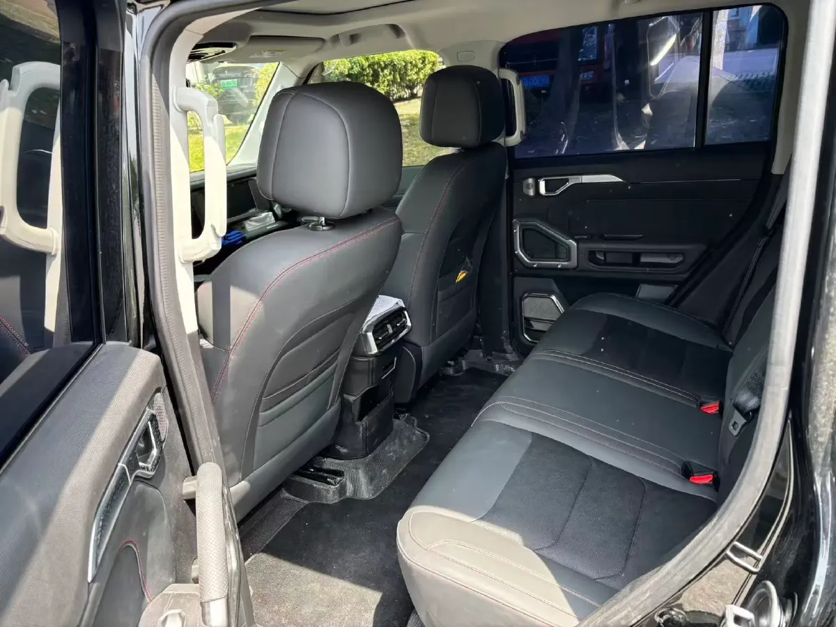 2024 Jetour Traveller 2.0T 254HP L4 7DCT,autocango,china used car exporter,china ev exporter,chinese used car exporter,chinese used ev exporter