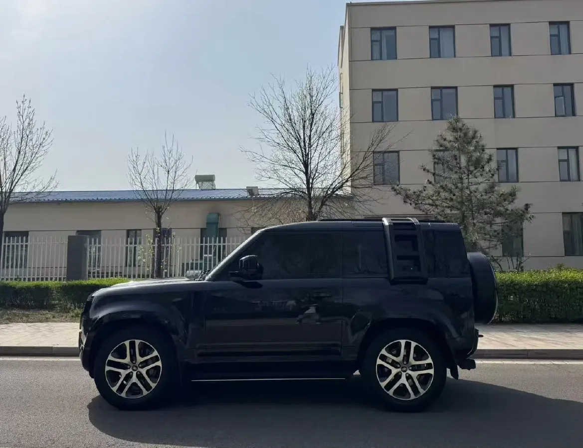 2023 Land Rover Defender 3.0T 400HP L6 8AT,autocango,china used car exporter,china ev exporter,chinese used car exporter,chinese used ev exporter
