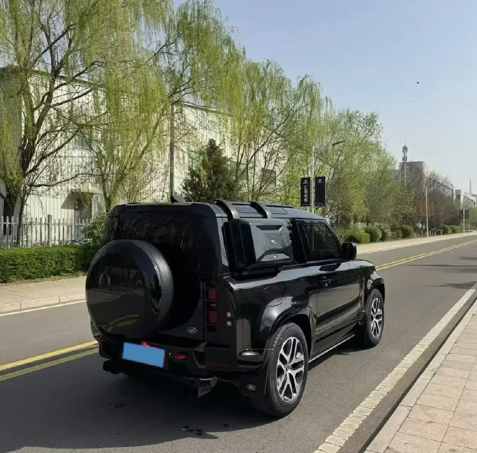 2023 Land Rover Defender 3.0T 400HP L6 8AT,autocango,china used car exporter,china ev exporter,chinese used car exporter,chinese used ev exporter