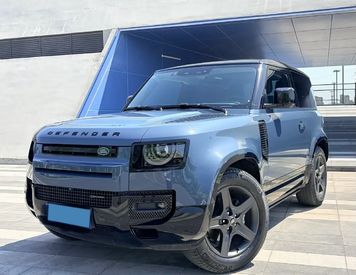 2022 Land Rover Defender 2.0T 300HP L4 8AT,autocango,china used car exporter,china ev exporter,chinese used car exporter,chinese used ev exporter